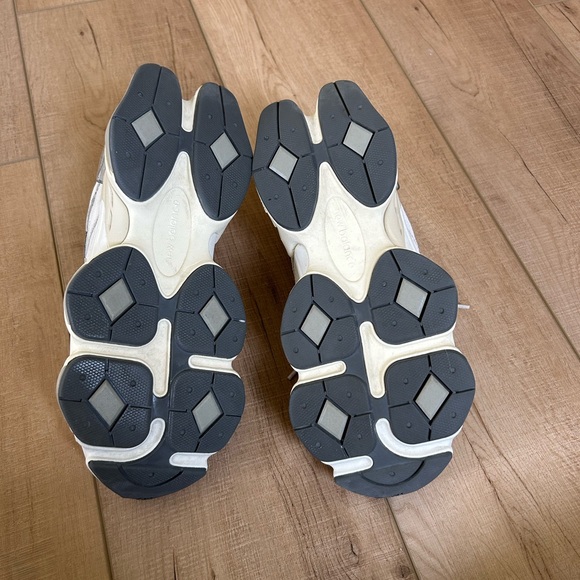 Like new New Balance 9060 - Picture 4 of 4